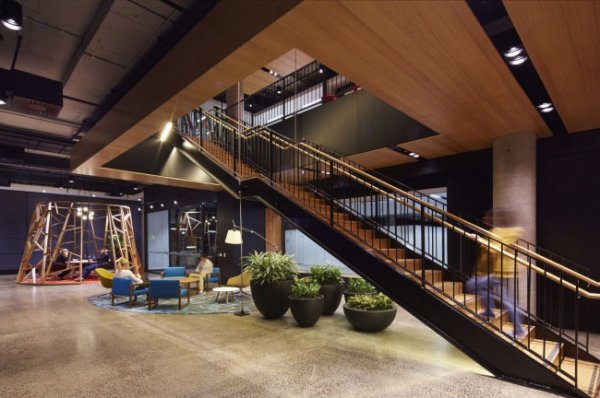 办公室装修时能设置夹层吗？（装饰公司解答疑问）